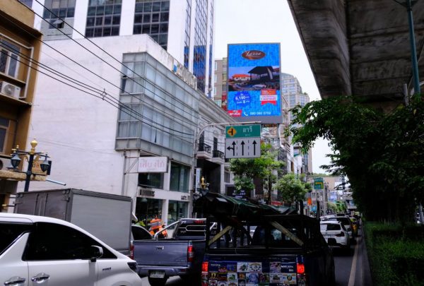 ป้ายโฆษณา LED สุขุมวิท 26 มุ่งหน้าเข้าเมือง